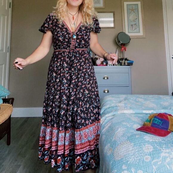 Cottagecore Staring black and pink floral midi dress - Picture 2 of 15